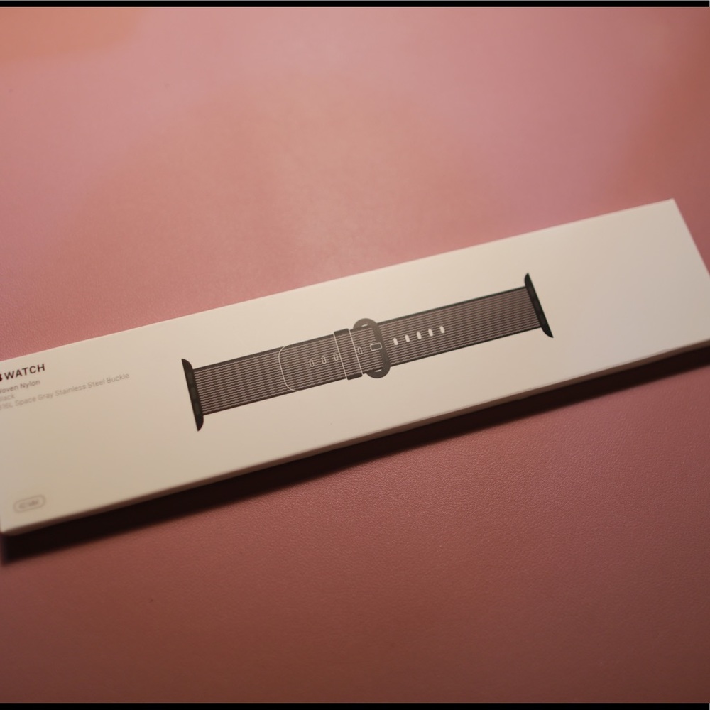 Apple Watch Band in Woven Nylon - Black 42mm